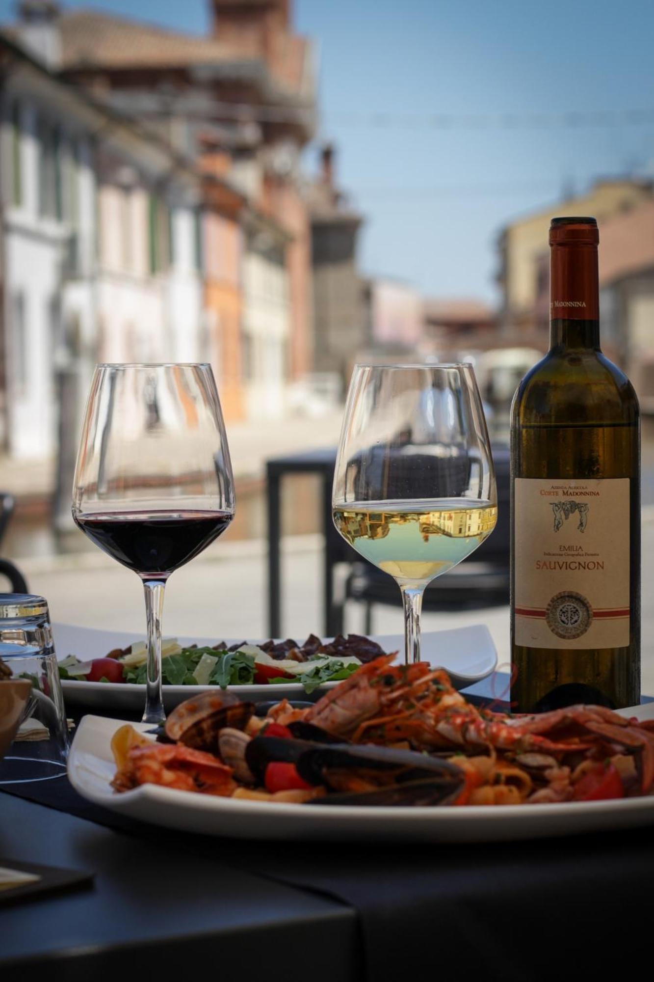 Locanda Del Delta Комакио Екстериор снимка
